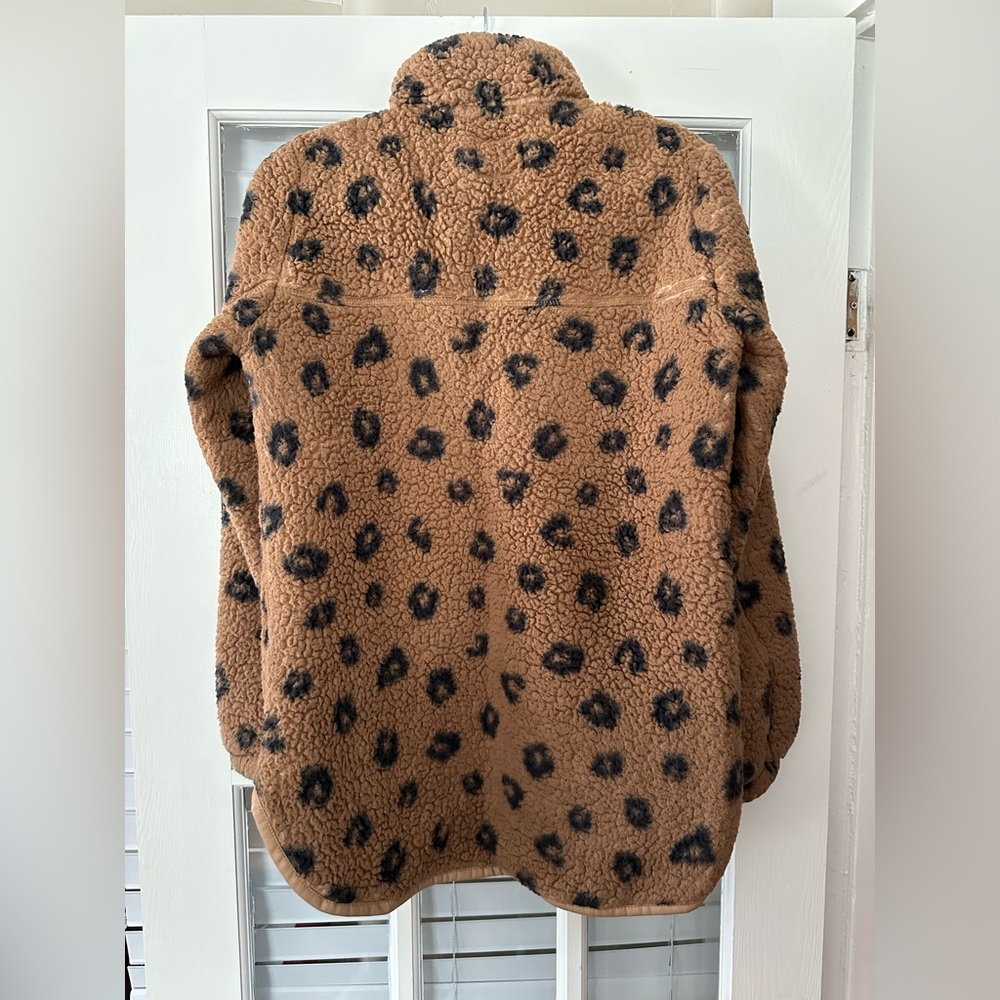 Abercrombie & Fitch Women’s M Soft A&F Leopard Print Sherpa Pullover | SKU 0074 - Picture 2 of 7